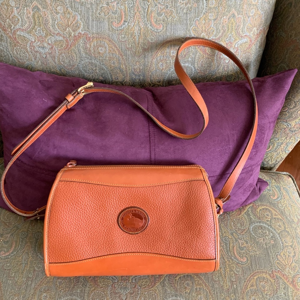 Vintage Dooney & Bourke shoulder bag